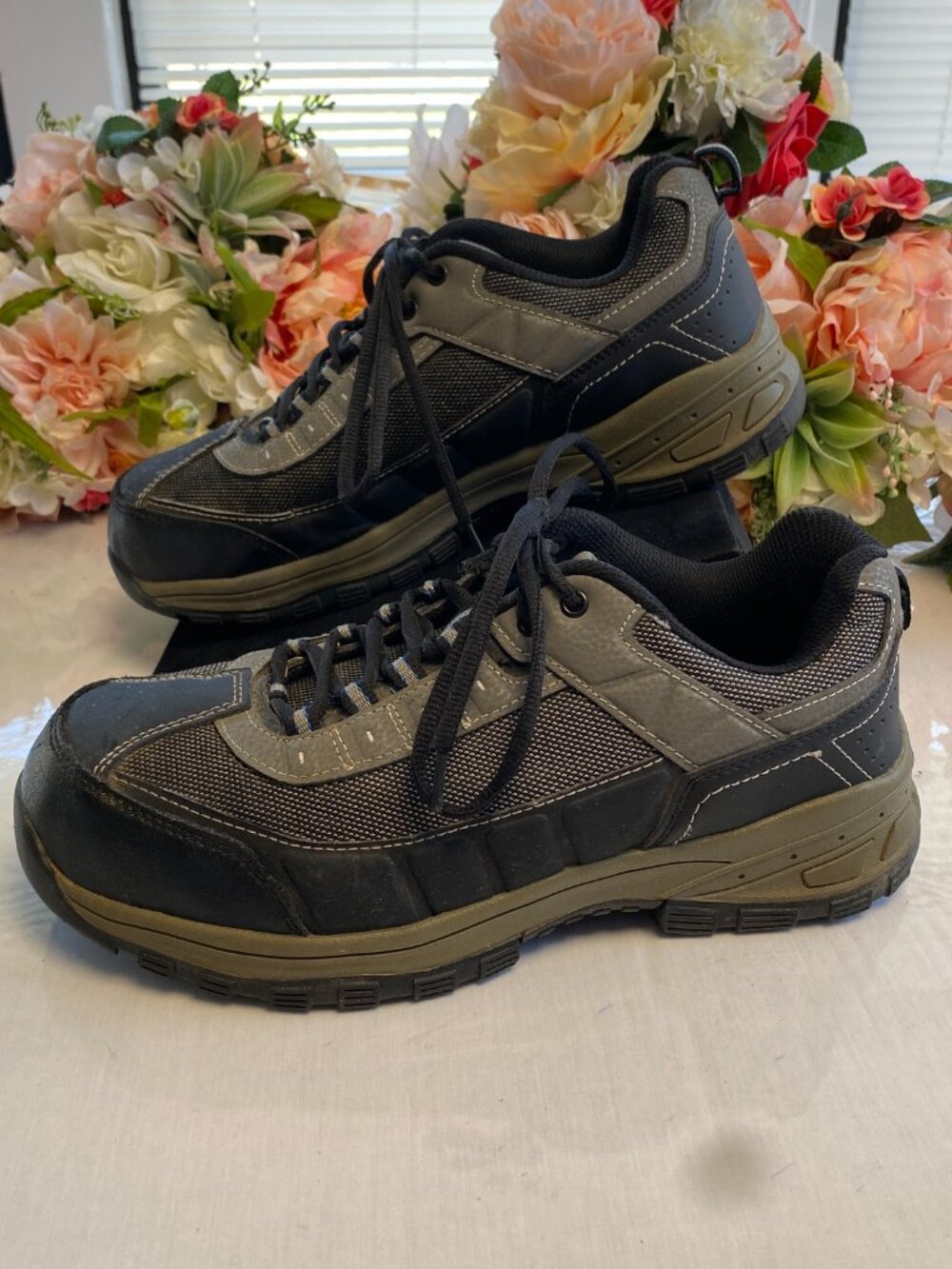 Brahma Men’s Work Shoes Size 10.5 Black Gray Heavy Duty MNBR0640014